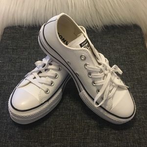 ¡NWT! Leather Converse Platforms